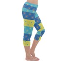 Hexagon And Stripes Pattern Capri Yoga Leggings View3