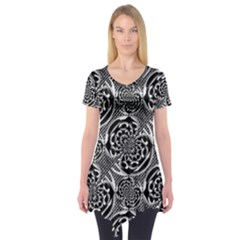 Metallic Mesh Pattern Short Sleeve Tunic  by linceazul