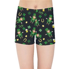 St Patricks Day Pattern Kids Sports Shorts by Valentinaart