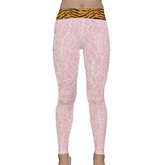 Elios Shirt Faces In White Outlines On Pale Pink Cmbyn Classic Yoga Leggings by PodArtist