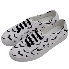 Bats Pattern Men s Classic Low Top Sneakers by Sobalvarro