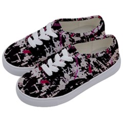 Chaos At The Wall Kids  Classic Low Top Sneakers by DimitriosArt