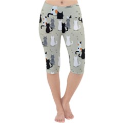 Cute-cat-seamless-pattern Lightweight Velour Cropped Yoga Leggings by Wegoenart