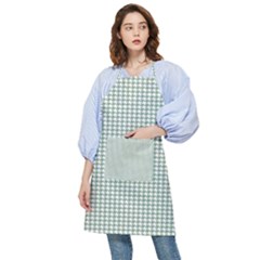 Pattern 97 Pocket Apron by GardenOfOphir