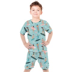 Beach-surfing-surfers-with-surfboards-surfer-rides-wave-summer-outdoors-surfboards-seamless-pattern- Kids  Tee And Shorts Set by Salman4z