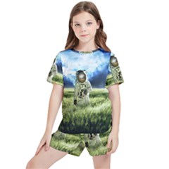 Astronaut Kids  T-shirt And Sports Shorts Set by Ket1n9
