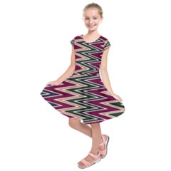 Pattern Zigzag Stripe Design Kids  Short Sleeve Dress by Maspions