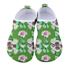 Retro 1880s Flowers Pattern 4 Kids  Sock-style Water Shoes by violetheavensky
