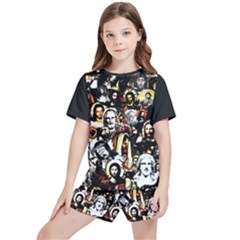 Jesus Christ Modern Halftone Pattern Kids  T-shirt And Sports Shorts Set by snek